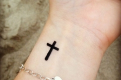 small-cross-tattoo-for-females